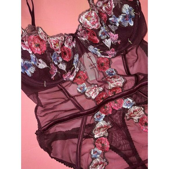 Victoria's Secret XS TEDDY one-piece bodysuit Kir PINK MAROON FLORAL EMBROIDERED - Picture 2 of 4